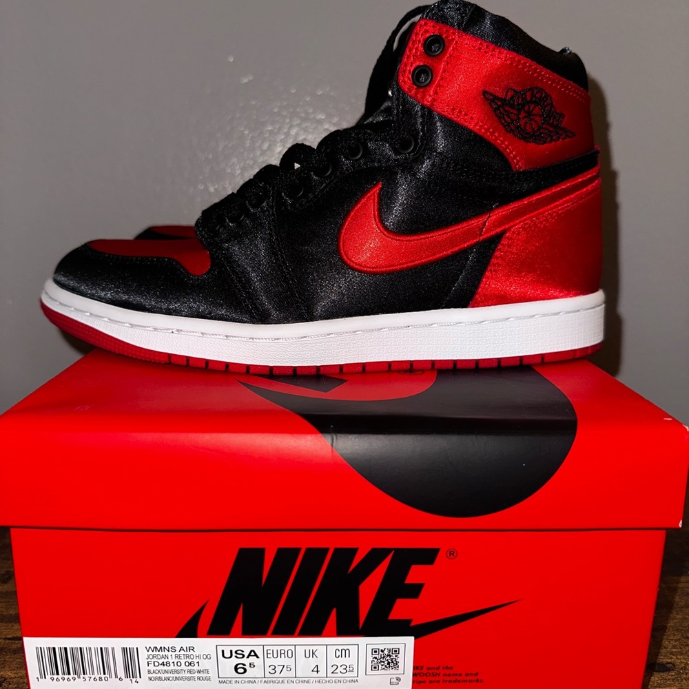 Nike Women Air Jordan 1 - Velvet Black / Red - Size 6.5